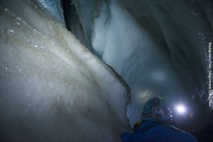 Arktisreisen Gletscherhoehle 