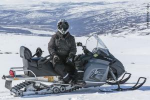 Lappland_Winter_Snowmobil