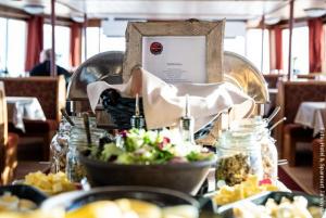 Sommerurlaub Dinner cruise