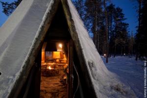 Hotel Jeris - Lagerfeuer in der Kota im Winter
